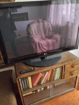 Predám starší televizor značky LG