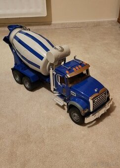 Bruder miesacka Mack Granite