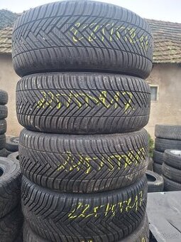 225/55R17 Hankook ceľoročne dot 22 7mm