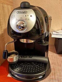 Pákový kávovar Delonghi