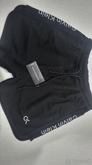 Calvin Klein kratase