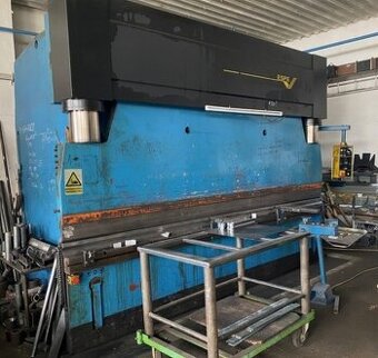 Použitý ohraňovací lis CTO 250 A/4000, r. v. 1992