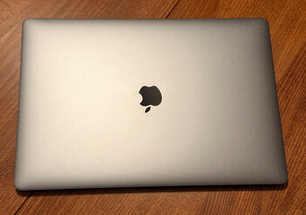 Predám MacBook Pro 15,4-2,7GHz-4core-Intel i7-16GB-500GB