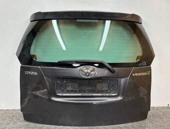 Toyota Verso S 2010- 5. piate kufrové dvere kufor