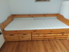 Jednolôžková drevená posteĺ