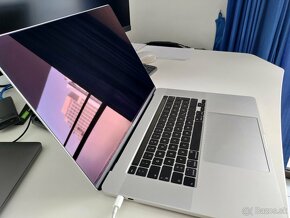 APPLE MacBook Pro 16" Retina 16gb RAM 512GB SSD i7