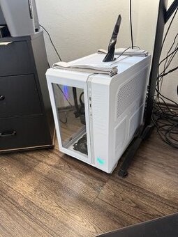 PC - Ryzen 7 9800X3D - RTX5070Ti - 4TB Ssd - 64Gb Ram