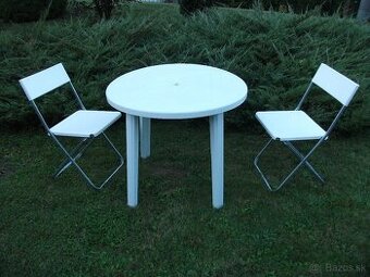 Pekný set-stôl + stoličky-predám lacno.