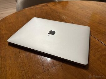 Predám MacBook Pro 13" Silver 2019 – Touch Bar, 8GB/128GB