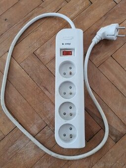 Predlžovačka prepäťova a predlžovačka s vypínačom - 1