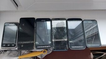 Predám staršie mobily Samsung a Huawei