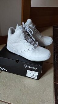 NOVé tenisky VTy 36