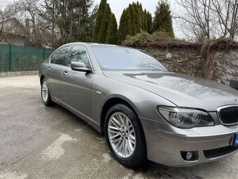 BMW 750i