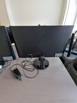 Samsung 24" LED monitor - 1