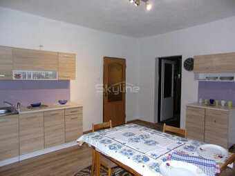 Výrazne znížená cena -predaj 3 izbový rodinný dom, 2 garáže,