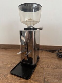 Mlyncek ECM 64 Manuale