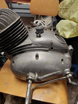 Motor ČZ 125
