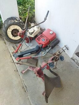 Terra vari: motory, kolesá, pluh obracák,
