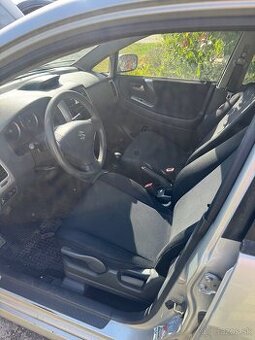 Suzuki Liana 1.4 benzín 66kw