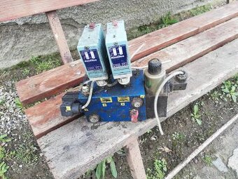 hydraulický rozvadzac - 1