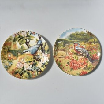 Wedgwood 2 Porcelánové taniere z 1 série - Vtáčiky