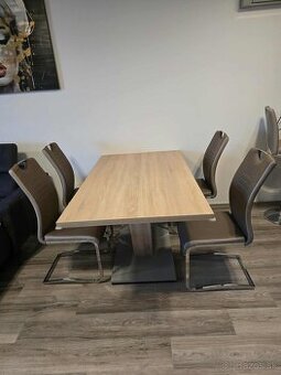 Predám jedálenský stol