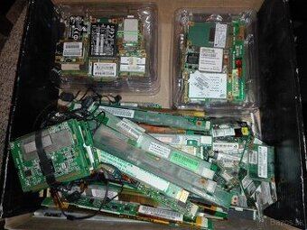 CPU. Procesor. HDD rámček. WIFI. GSM modul.