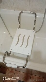 Závesné sedadlo do vane