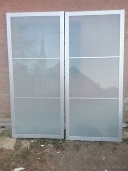 Roldor skriňa sklenené dvere