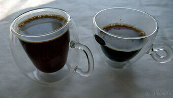 Predám 4 sklenené hrnceky s dvojitou stenou