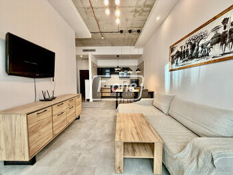 Industriálny 2i s vysokými stropmi v srdci Downtownu