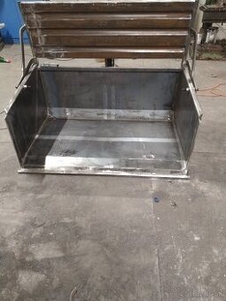 Nesená bedňa lyžica za malotraktor