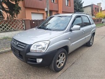 KIA SPORTAGE 2.0CRDI 4X4 MANUÁL KLÍMA ŤAŽNÉ