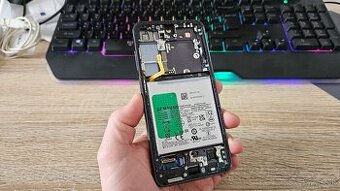 LCD displej na Samsung Galaxy S23 - malý