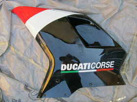 Lavy a pravy bok kapotaže Ducati 848
