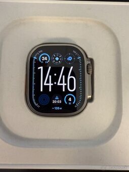 Apple Watch Ultra 2 49mm Natural Titanium + Navy Ocean Band