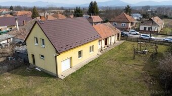 RD s garážou, gazdovský dom, pozemok 2390 m2 - MÉRA