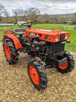 Traktor Kubota b7000 z roku 1999