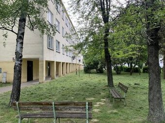 1 IZBOVÝ BYT, ŽELEZIARENSKÁ, KOŠICE - ŠACA