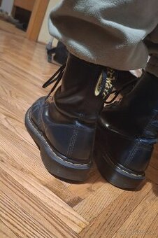 dr. martens 39