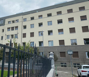 Prenájom 2 izb. bytu na Bezručovej ul