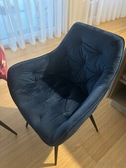 Na predaj modré čalúnené stoličky