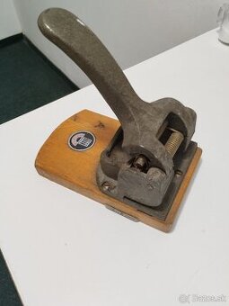 Starožitný dierkovac complex