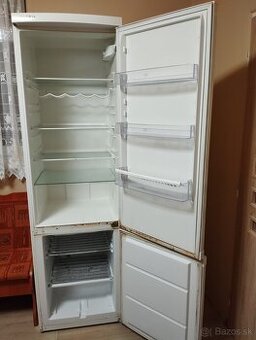 Predám kombinovanú chladničku