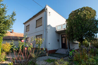 Starší trojpodlažný dom blízko centra - 1