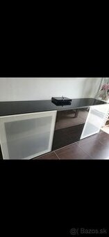 Stolík pod TV Ikea