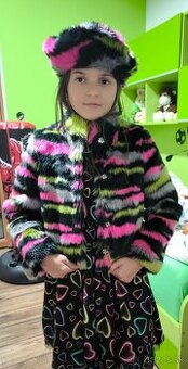 Neskutočný kožuch , mikina, sukňa a baretka