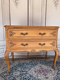 Louis komoda elegantná