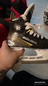 Predám Hokejové korčule Bauer Vapor X4 Junior veľkosť 1