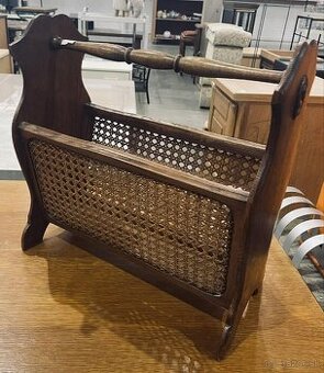 RB6. Vintage stojan na noviny, drevo, v 43, d 42, s 22 cm